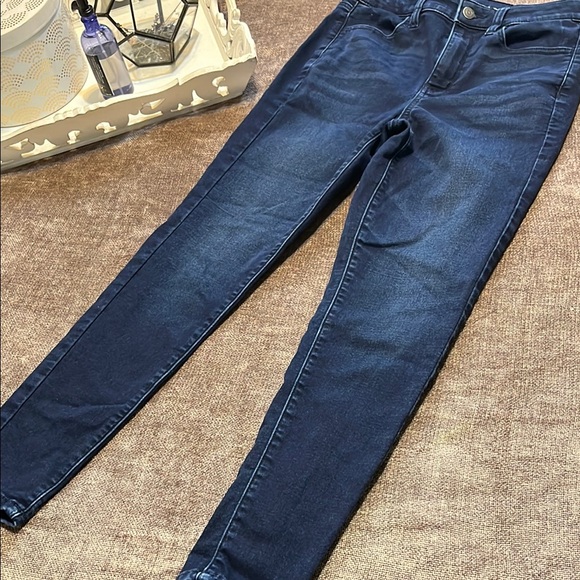 American Eagle Outfitters Denim - American Eagle Super High-Waisted Jegging - Size 4 Short